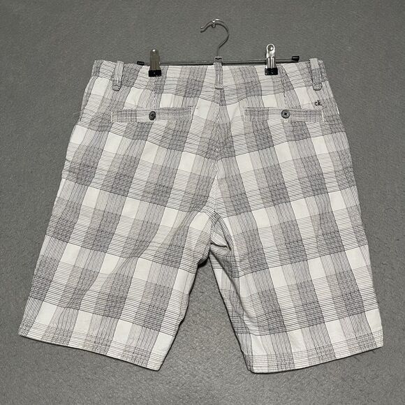 Calvin Klein Chino Shorts Mens 32 White Gray Plaid Geometric Pattern Casual - Picture 4 of 11